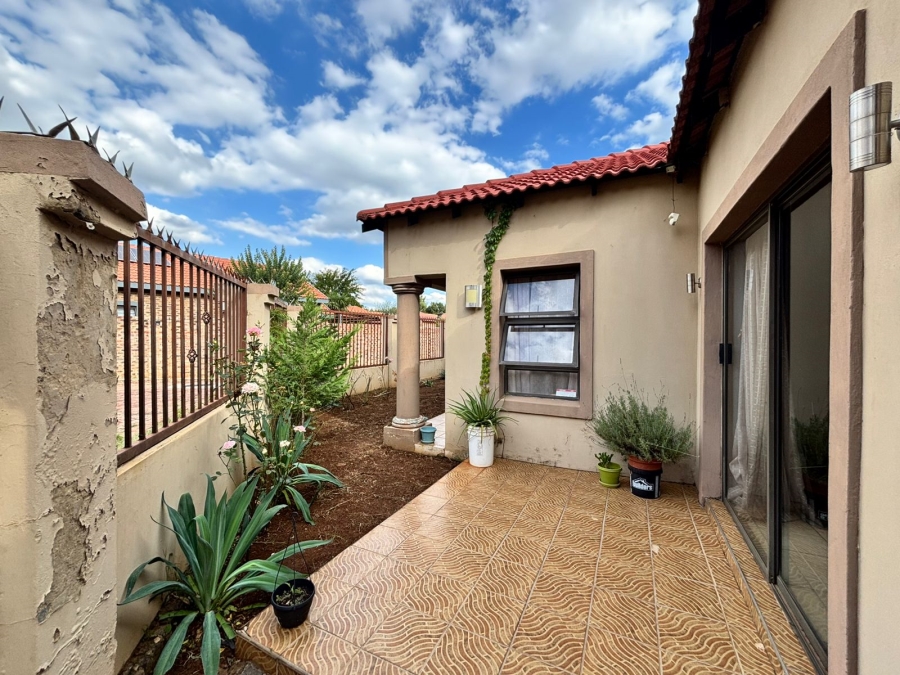 4 Bedroom Property for Sale in Mooivallei Park North West